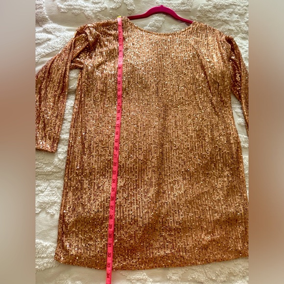 ASOS DESIGN OVERSIZE ROSE GOLD SEQUIN MINI DRESS IN MINT CONDITION US SIZE 4 - Picture 3 of 5